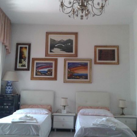 B&B Tra I Mari Del Salento Lecce Exterior photo