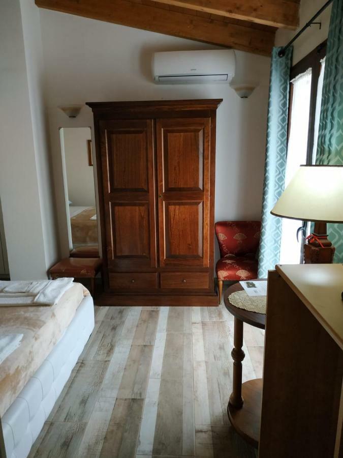B&B Tra I Mari Del Salento Lecce Exterior photo